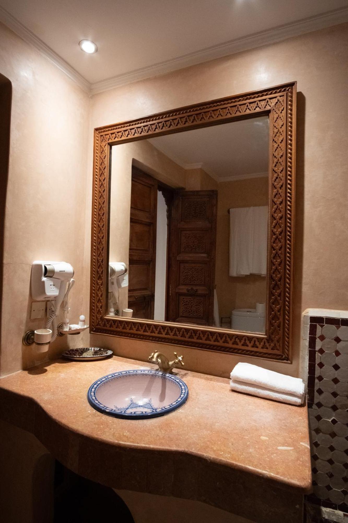 Riad Dar Laura Fez Buitenkant foto